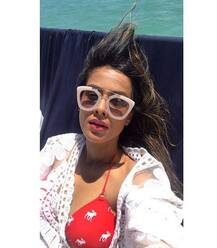 मॉरिशस में छुट्टियां बिताते हुए इस हसीना ने पोस्ट की हॉट तस्वीरें, देखें