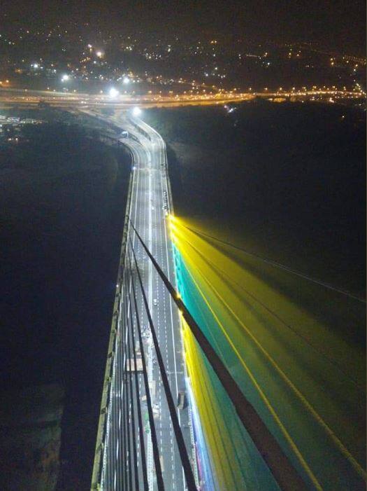 जब इस पुल के लिए दिल्ली सरकार ने साल 1997 में बनाने का फैसला किया था तब इसकी कीमत 464 करोड़ रुपये आकी गई थी. तस्वीर: ट्विटर