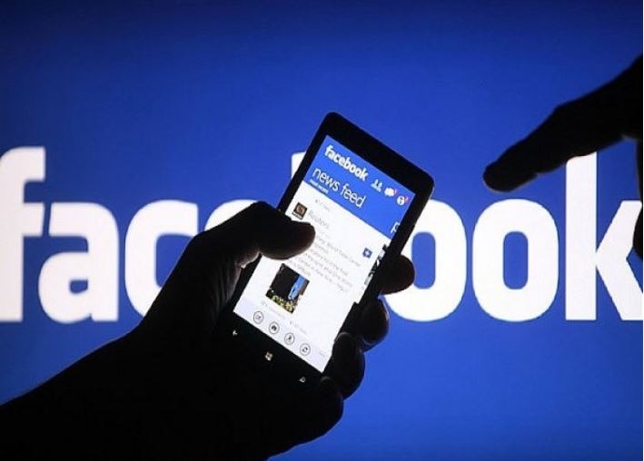 Facebook says removed pages linked to India's Congress party ahead of Lok Sabha Election 2019 लोकसभा चुनाव के मद्देनज़र फेसबुक की बड़ी कार्रवाई, कांग्रेस से जुड़े हुए 687 पेज और अकाउंट हटाए