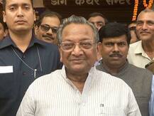 बीजेपी सांसद का सरकार पर व्यंग्य- मंदिर के नाम पर वोट लेंगे, पर बनाने की तारीख नहीं बताएंगे