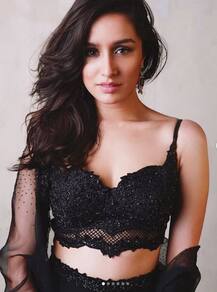 SRK DIWALI BASH: पार्टी में ट्रेडिशनल अवतार में पहुंचीं आलिया, जैकलीन और श्रद्धा कपूर, देखें तस्वीरें