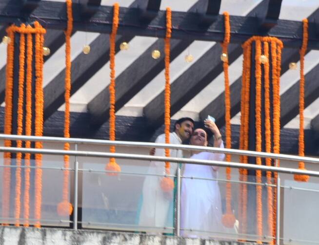 बताया जा रहा है कि रणवीर दीपिका की शादी पंजाबी रीति रिवाजों और साउथ इंडियन परंपराओं दोनों तरह से होगी. (तस्वीर: मानव मंगलानी)