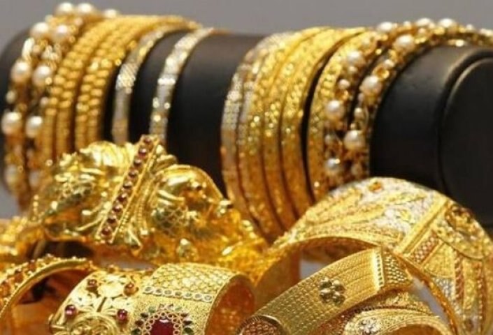 Gold Price Today: Gold price falls to 43000, know the price of 22 carat gold Gold Price Today: 43000 ਤਕ ਡਿੱਗਾ ਸੋਨੇ ਦਾ ਭਾਅ, ਜਾਣੋ 22 ਕੈਰੇਟ ਸੋਨੇ ਦੀ ਕੀਮਤ