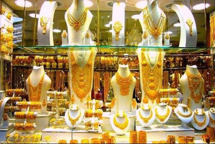 Business: gold prices fall by rs 190 to weak demand and silver also fall by 124 rs कमजोर मांग के चलते सोने की कीमत में 190 रुपये की गिरावट, चांदी भी 124 रुपये फिसली