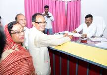 मध्य प्रदेश: नर्मदा में पूजा के साथ सीएम शिवराज ने बुधनी सीट से भरा पर्चा