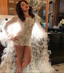 अपनी बैचलर पार्टी में बेहद हॉट लग रही है प्रियंका चोपड़ा, देखें तस्वीरें