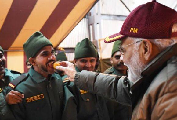 हर्षिल में ITBP के जवानों संग पीएम मोदी ने मनाई दीवाली, जानिए इससे पहले कहां-कहां मनाया ये त्यौहार