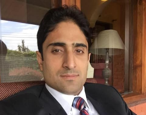 पूर्व एनसी नेता मट्टू बने श्रीनगर के महापौर, बीजेपी का मिला साथ पूर्व एनसी नेता मट्टू बने श्रीनगर के महापौर, बीजेपी का मिला साथ