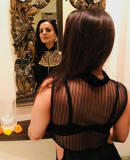इस ड्रेस को डिजाइन किया है फैशन डिजाइन अर्चना कोचर ने. फोटोः इंस्टाग्राम