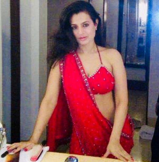 बॉलीवुड एक्‍ट्रेस अमीषा पटेल इस बार दिवाली के रंग में रंगी नजर आईं. फोटोः इंस्टाग्राम