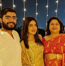 परिवार के संग इस तरह प्रियंका चोपड़ा ने सेलिब्रेट की दिवाली, देखें तस्वीरें