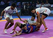 Pro Kabaddi League 2018: लगातार तीन हार के बाद दबंग दिल्ली ने की वापसी, हरियाणा स्टीलर्स को 39-33 से हराया