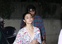 PICS: डांस क्लास में साथ पहुंचे आलिया और रणबीर, परेशान सी आलिया की ऐसी तस्वीरें हुई कैमरे में कैद