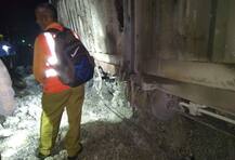 महाराष्ट्र के पालघर में रेल हादसा, माल गाड़ी के दो डिब्बों में लगी आग, 10 ट्रेनें बाधित