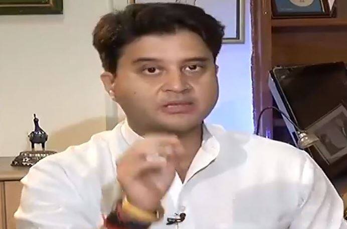 Madhya Pradesh Assembly Election 2018 Jyotiraditya Scindia exclusive interview by ABP News on current election scenario ABP Exclusive: दिग्विजय से झगड़े पर सिंधिया का बड़ा बयान, 'बीजेपी को हराने के लिए पार्टी एकजुट है'