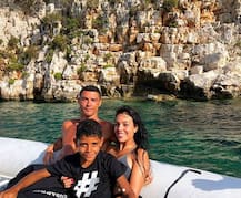 गर्लफ्रेंड संग इटली में छुट्टियां मनाते क्रिस्टियानों की निजी तस्वीरें हुई वायरल, देखें