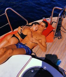 गर्लफ्रेंड संग इटली में छुट्टियां मनाते क्रिस्टियानों की निजी तस्वीरें हुई वायरल, देखें