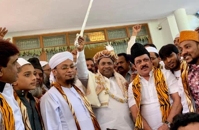 Tipu Sultan Jayanti celebration: BJP Protest against karnataka Congress JDS Government अंग्रेजों से भिड़ने वाले टीपू सुल्तान की जयंती पर कर्नाटक में बवाल, बीजेपी का जोरदार प्रदर्शन