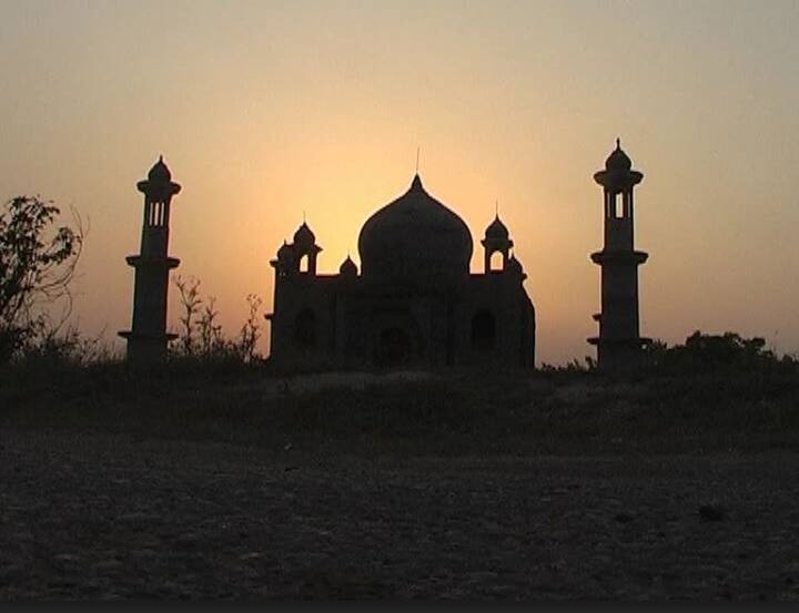  अपनी पत्नी की याद में मिनी ताजमहल बनवाने वाले फैजुल हसन कादरी नहीं रहे