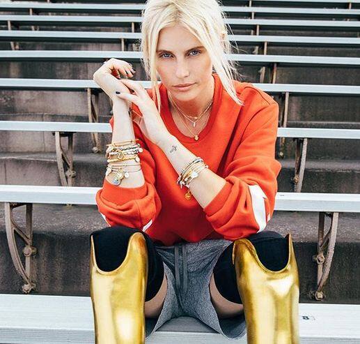 पूरी बॉडी को सेफ करने के लिए लॉरेन को बाद में दूसरा पैर भी कटवाना पड़ा. लॉरेन ने अपनी आपबीती इंस्टाग्राम पर 2012 में शेयर की थी. फोटोः इंस्टाग्राम