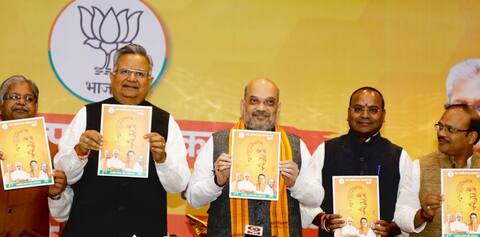 छत्तीसगढ़: अमित शाह ने जारी किया बीजेपी का घोषणा पत्र, मेधावी छात्राओं को निशुल्क स्कूटी देने का वादा छत्तीसगढ़: अमित शाह ने जारी किया बीजेपी का घोषणा पत्र, मेधावी छात्राओं को निशुल्क स्कूटी देने का वादा