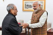 प्रधानमंत्री मोदी ने प्रणब मुखर्जी से मुलाकात कर दीवाली की शुभकामनाएं दीं