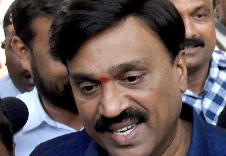 घूसकांड में बीजेपी के पूर्व मंत्री और खनन कारोबारी जनार्दन रेड्डी गिरफ्तार Central Crime Branch arrests G Janardhan Reddy in connection with Ambident Group alleged bribery case घूसकांड में बीजेपी के पूर्व मंत्री और खनन कारोबारी जनार्दन रेड्डी गिरफ्तार