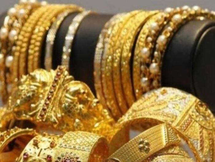 त्योहारी सीजन की मांग खत्म होने से सोना छह साल के उच्चतम स्तर से फिसला gold ends slipping from the highest level of six years due to the festive season demand त्योहारी सीजन की मांग खत्म होने से सोना छह साल के उच्चतम स्तर से फिसला