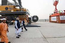 पीएम मोदी ने देश के पहले मल्टी मॉडल टर्मिनल का किया उद्घाटन, वाराणसी को 2400 करोड़ रु के प्रोजेक्ट्स की दी सौगात