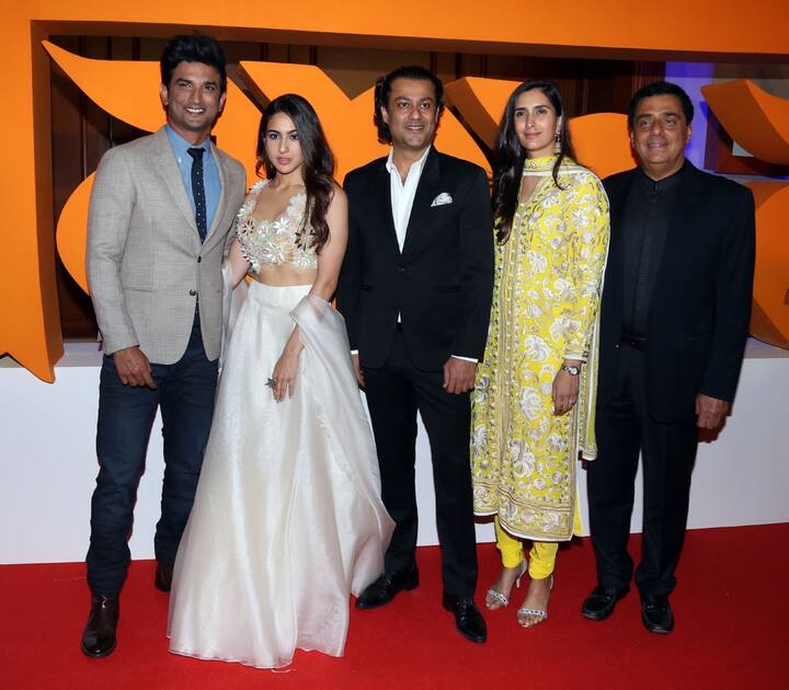 फिल्म की पूरी टीम इस इवेंट में पहुंची. डायरेक्टर अभिषेक कपूर अपनी पत्नी प्रज्ञा को भी साथ लेकर पहुंचे. (Photo: Fotocorp)