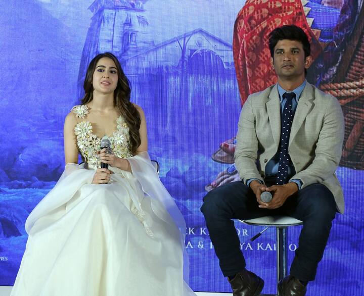 ट्रेलर लॉन्च के दौरान सारा ने डेब्यू फिल्म से जुड़े कई एक्सपीरियंस सभी के साथ साझा किए. (Photo: Fotocorp)