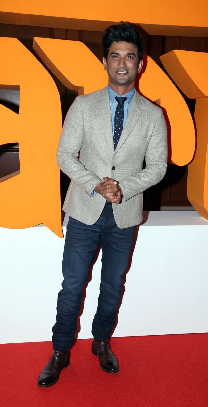 फिल्म में सुशांत खुशमिजाज, कठिन परिश्रम करने वाले मुस्लिम लड़के के किरदार में हैं. ये लड़का अपना घर चलाने के लिए केदारनाथ धाम के यात्रियों के लिए पिट्ठू का काम करता है. (Photo: Fotocorp)