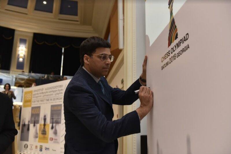 'भारत छोड़ो' बयान देते वक्त कोहली ने संयम खो दिया था : आनंद Maybe Virat Kohli got emotional, but that's fine: Viswanathan Anand 'भारत छोड़ो' बयान देते वक्त कोहली ने संयम खो दिया था : आनंद