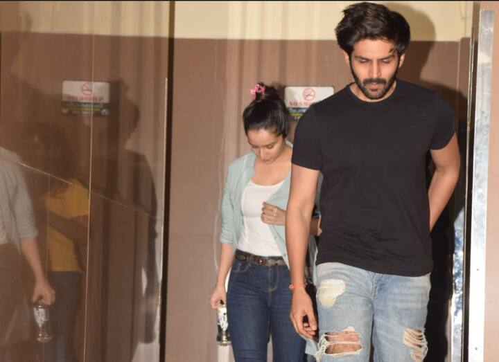 इसके से ही ये दोनों सितारे सुर्खियों में बने हुए हैं. इन तस्वीरों को देखकर ये फैंस ये सवाल कर रहे हैं कि क्या ये दोनों एक दूसरे को डेट कर रहे हैं?