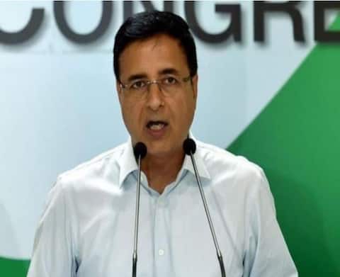 राफेल विवाद: राहुल के आरोपों को दसॉल्ट के CEO ने नकारा, कांग्रेस बोली- बीजेपी सरकार के साथ मैच फिक्स राफेल विवाद: राहुल के आरोपों को दसॉल्ट के CEO ने नकारा, कांग्रेस बोली- बीजेपी सरकार के साथ मैच फिक्स