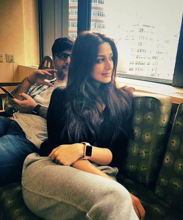 इस वक्त सोनाली का एक 12 साल का बेटा भी है, जिसका नाम रणवीर है. (तस्वीर: इंस्टाग्राम)