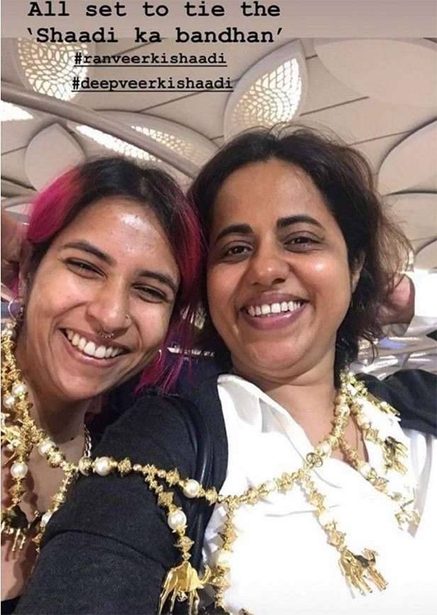इससे पहले रणवीर सिंह की स्टाइलिस्ट निताशा गौरव ने सोशल मीडिया के ज़रिए इस बात की जानकारी दी थी कि आज उनकी शादी का फंक्शन शुरू हो गया है. इसके साथ ही निताशा ने इंस्टा पर अपना लुक भी शेयर किया. (तस्वीर: इंस्टाग्राम)