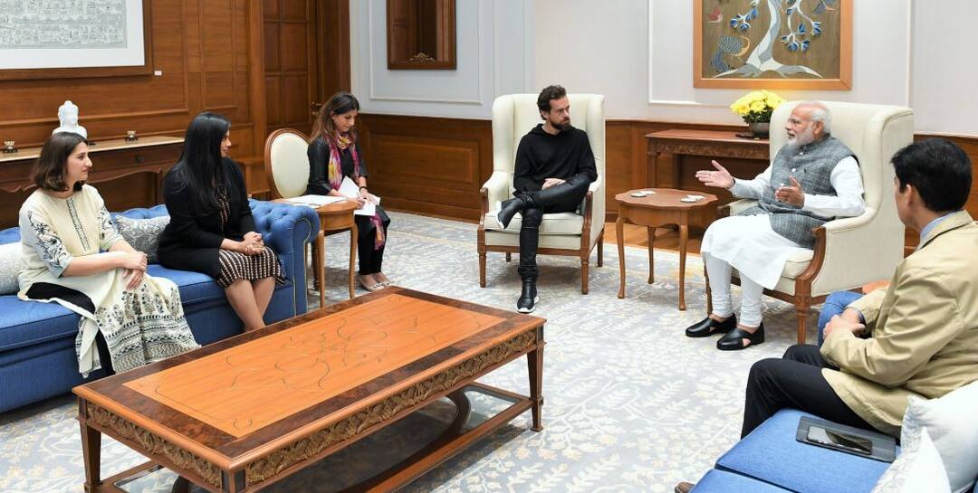 पीएम मोदी से मिले टि्वटर के सीईओ, कहा- माइक्रोब्लॉगिंग साइट पर होना मेरे लिए खुशी की बात Delighted to meet you jack Happy to see the passion with which you are leading Twitter पीएम मोदी से मिले टि्वटर के सीईओ, कहा- माइक्रोब्लॉगिंग साइट पर होना मेरे लिए खुशी की बात