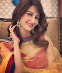 सुरवीन चावला के बाद सौम्या टंडन ने बेहद खूबसूरती से बताई गर्भवती होने की बात