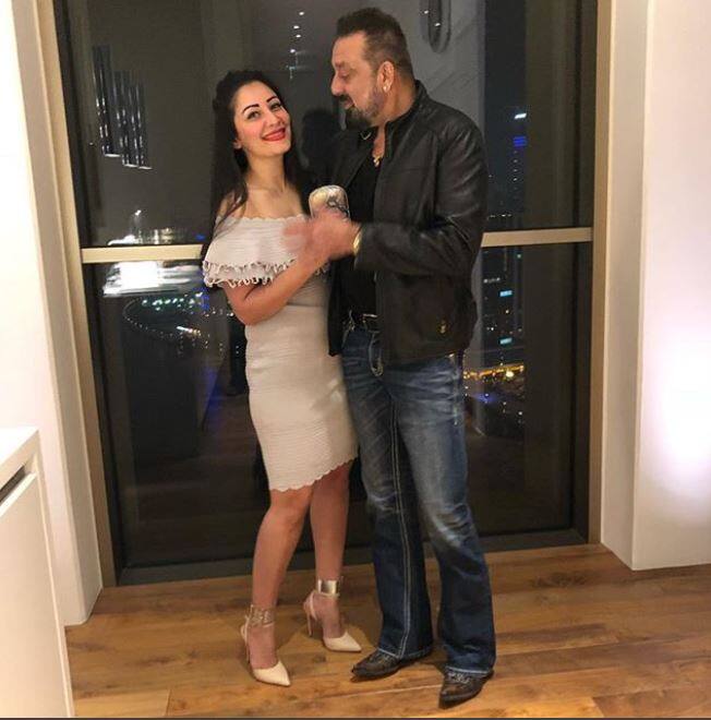 वैसे तो संजय दत्त का अफेयर बॉलीवुड की बहुत एक्ट्रेस से रहा लेकिन,  मान्यता से उनका रिश्ता काफी अनूठा है. बता दें कि दोनों की शादी साल 2008 में हुई थी. तस्वीर: इंस्टाग्राम   