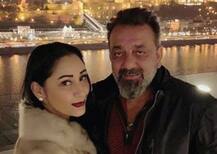 इन दिनों संजय दत्त पत्नी मान्यता के साथ हंगरी की राजधानी बुडापेस्ट में मना रहे हैं छुट्टियां, देखें तस्वीरें