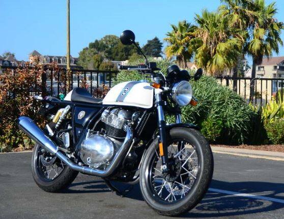 इन बाइक्स में 648सीसी, एयर-कूल्ड, SOHC, फ्यूल-इंजेक्टेड पैरेलेल-ट्विन मोटर इंजन दिया गया है जो 7250rpm पर 47bhp की पावर और 5250rpm पर 52 nm का टॉर्क जनरेट करता है. ट्विन के इंजन 6-स्पीड गियरबॉक्स और स्लिप-असिस्ट क्लच से लैस है. तस्वीर: रॉयल एनफील्ड