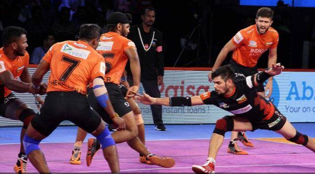 Pro Kabaddi League 2018: यू मुंबा ने बेंगलुरु बुल्स को 32-29 से दी मात