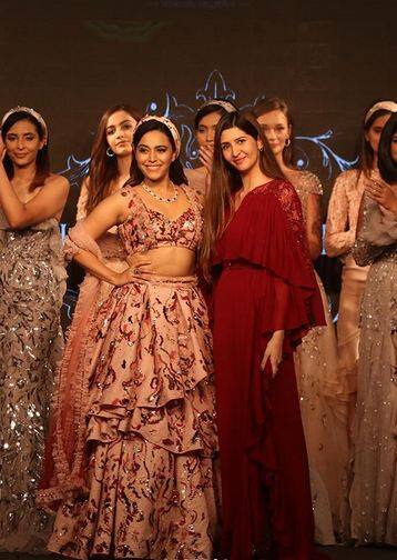 इस फैशन शो की तस्वीरें स्वरा ने अपने इंस्टाग्राम पर पोस्ट की हैं. फोटोः इंस्टाग्राम