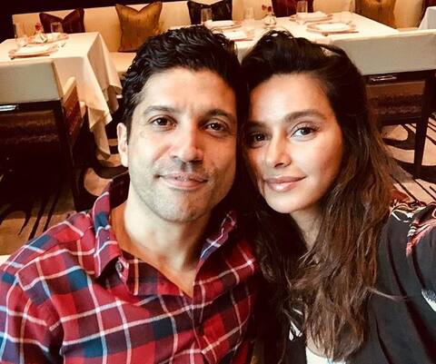 अफेयर की खबरों के बीच फरहान ने शेयर की शिबानी डांडेकर के साथ तस्वीर अफेयर की खबरों के बीच फरहान ने शेयर की शिबानी डांडेकर के साथ तस्वीर