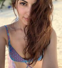 कुछ इस तरह मुस्कुरा कर रिया चक्रवर्ती ने इंस्टाग्राम पर शेयर की प्यारी तस्वीरें