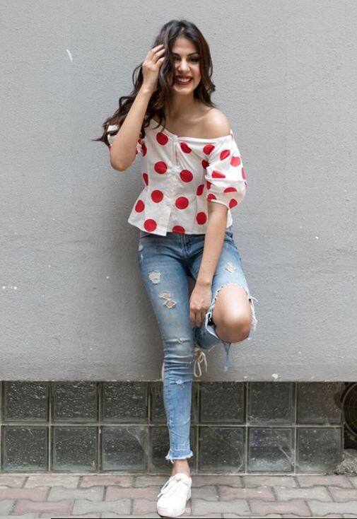 रिया इंडस्ट्री में 'मेरे डैड की मारुति' से बॉलीवुड में डेब्यू किया और फिर 'हाफ गर्लफ्रेंड' में भी कैमियो रोल भी प्ले किया. तस्वीर: इंस्टाग्राम