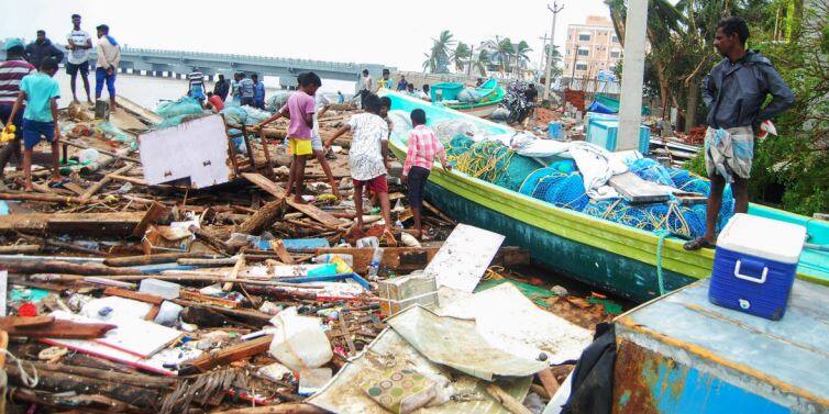 तूफान 'गज' से 13 लोगों की मौत, तमिलनाडु में भारी बारिश जारी, हजारों बेघर 13 people died due to cyclone gaja heavy rain in Tamil Nadu तूफान 'गज' से 13 लोगों की मौत, तमिलनाडु में भारी बारिश जारी, हजारों बेघर