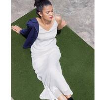 ऋितिजा मालवंकर ने इस खास ड्रेस में सोशल मीडिया पर लगाई आग