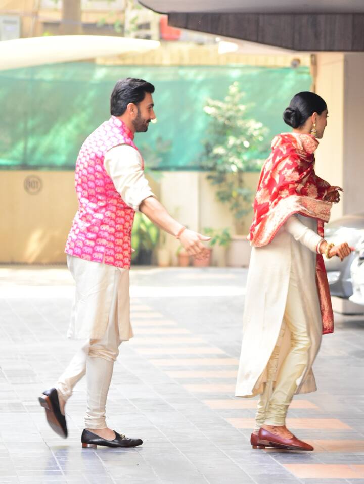 इस दौरान रणवीर सिंह, दीपिका पादुकोण की सुरक्षा को लेकर बेहद सीरियस दिखे. (तस्वीर: मनाव मंगलानी)